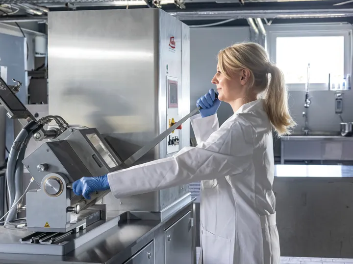 Application specialists for beverages, bakery, confectionery, dairy and savory products are constantly working on new formulations